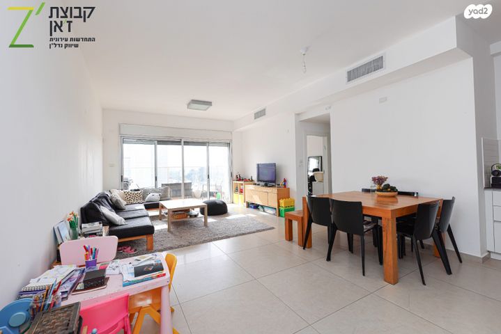 דירה, רחבעם זאבי, גליל ים (מתחם הכוכבים), הרצליה