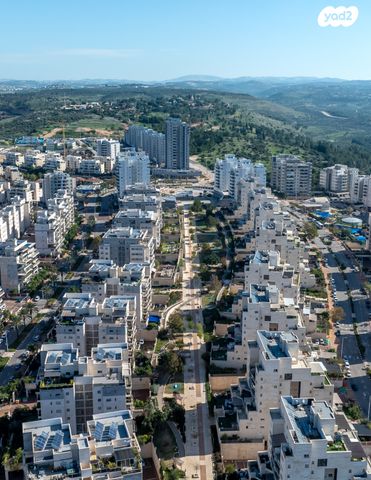 חנויות/ שטח מסחרי, נחל אלכסנדר, צור יצחק