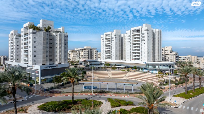 משרדים, צור יצחק