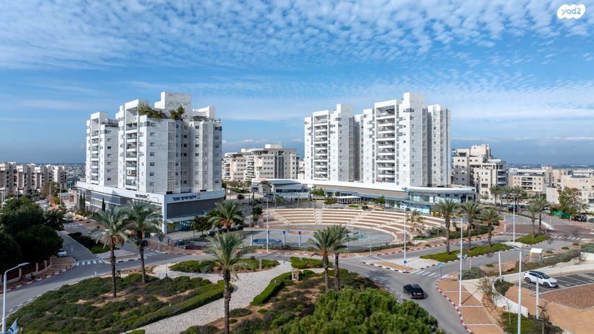 משרדים, צור יצחק