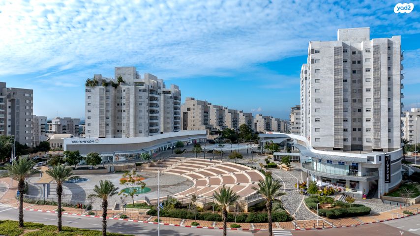 משרדים, צור יצחק