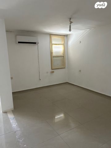 דירה, עמיחי, גיורא, רמלה