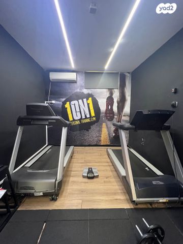 סטודיו, רחובות