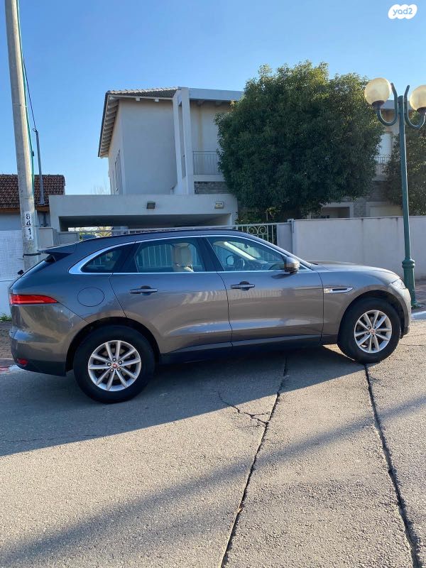 מודעת רכב יגואר F-Pace