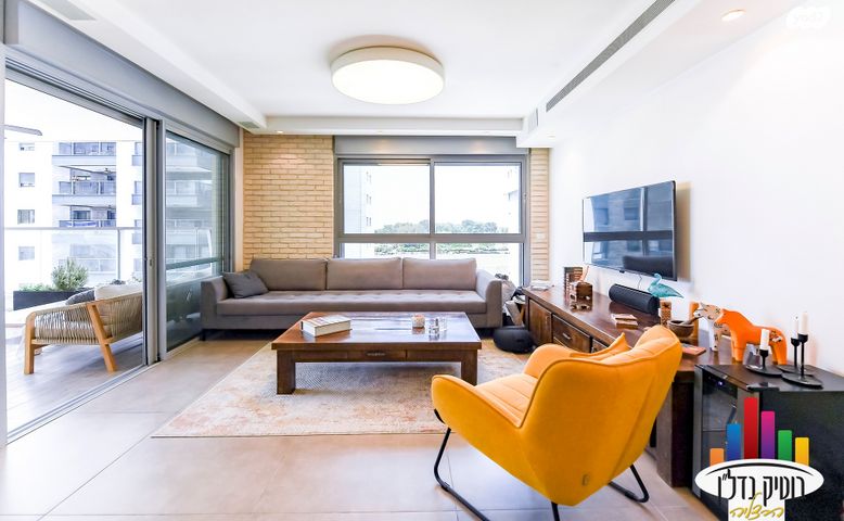 דליה רביקוביץ 5