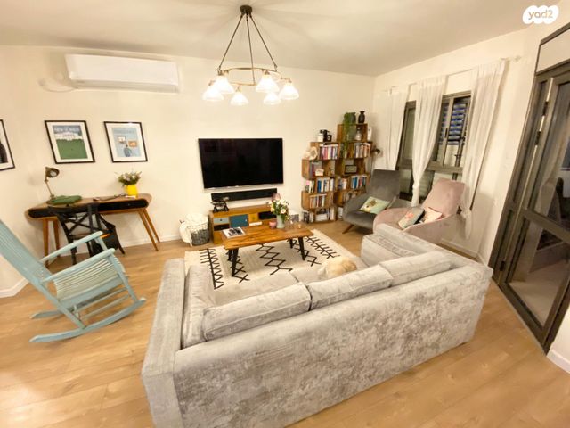 דירה, הל"ה, הל"ה, גבעתיים