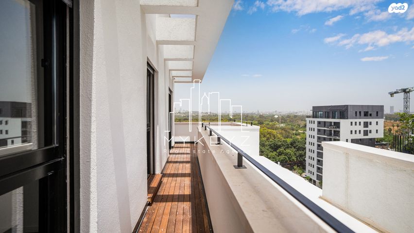 גג/ פנטהאוז, אנה פרנק 21, חרוזים, רמת גן