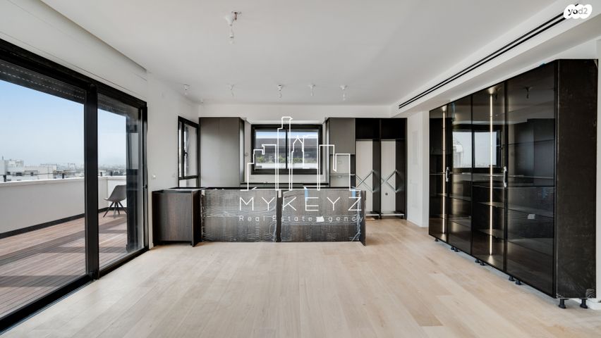 גג/ פנטהאוז, אנה פרנק 21, חרוזים, רמת גן