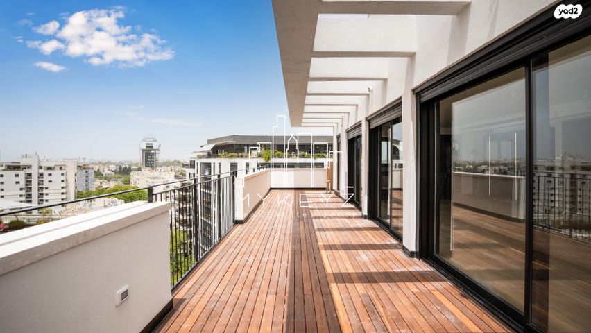 גג/ פנטהאוז, אנה פרנק 21, חרוזים, רמת גן