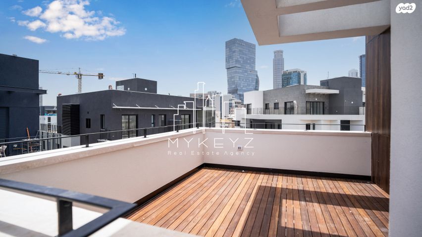 גג/ פנטהאוז, אנה פרנק 21, חרוזים, רמת גן