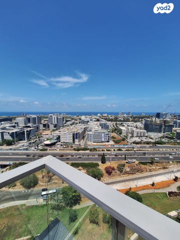 דירה, אריק איינשטיין, הרצליה ב', הרצליה