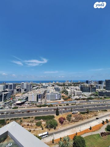 דירה, אריק איינשטיין, הרצליה ב', הרצליה