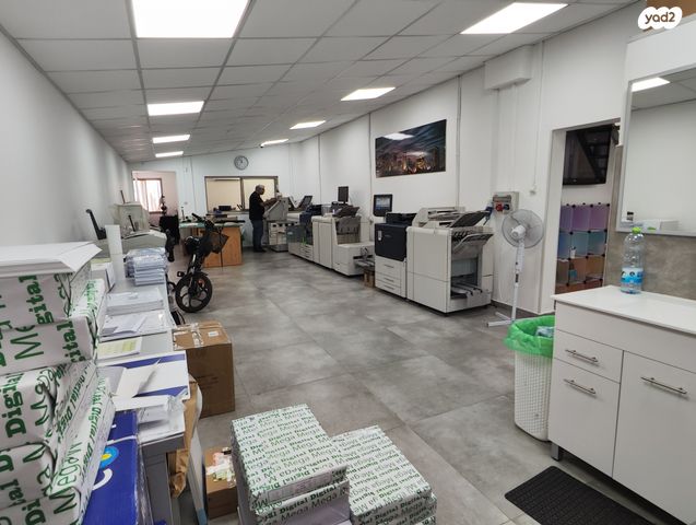 חנויות/ שטח מסחרי, המסגר 56, מונטיפיורי, הרכבת, תל אביב יפו