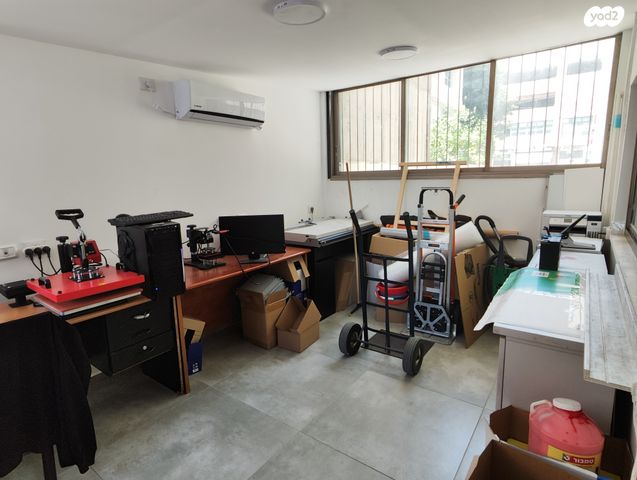 חנויות/ שטח מסחרי, המסגר 56, מונטיפיורי, הרכבת, תל אביב יפו