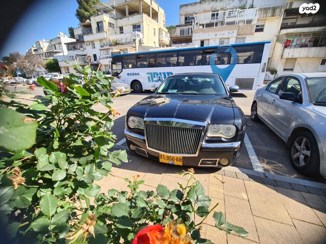 מודעת רכב קרייזלר 300