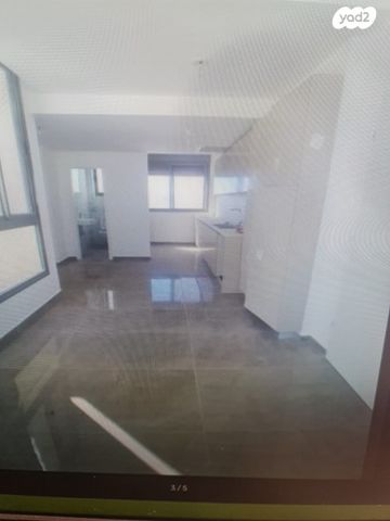 גג/ פנטהאוז, המבצעים, קרית שלום, תל אביב יפו