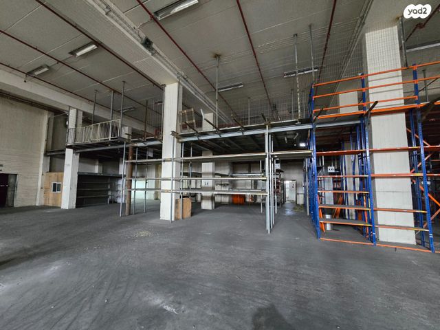 מחסנים, נשר