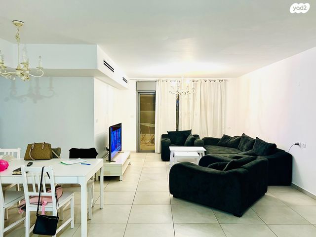 דירה, גדעון האוזנר, רמות הרכס, באר שבע