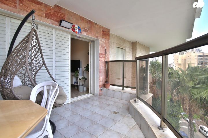 דירה, מנחם שניאורסון, נווה גנים, קרית מוצקין