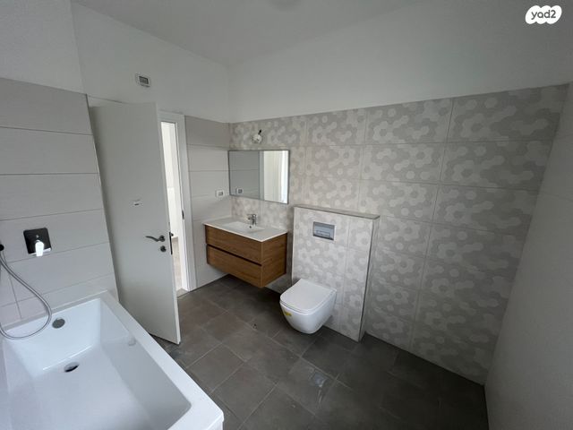 בית פרטי/ קוטג', עץ המשאלות, שלומי