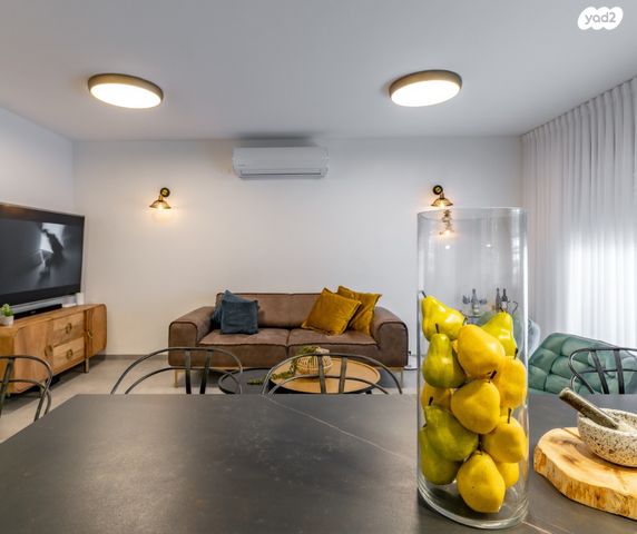 דירה, מצדה, מעלות תרשיחא