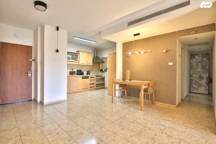 דירה, מנחם שניאורסון, נווה גנים, קרית מוצקין