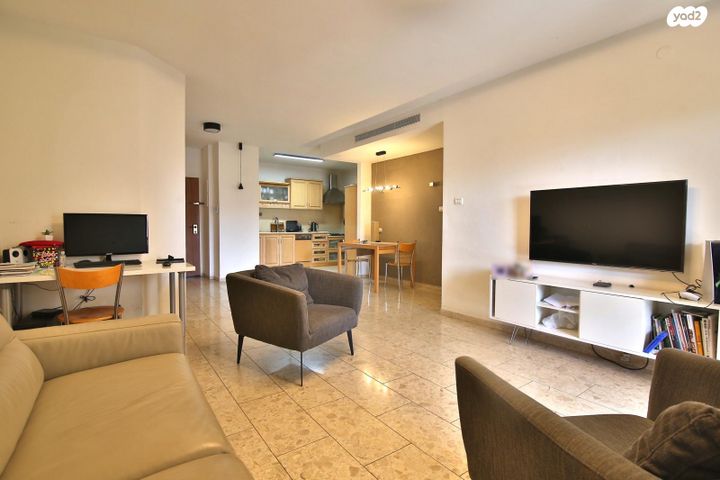 דירה, מנחם שניאורסון, נווה גנים, קרית מוצקין