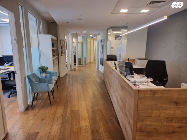 משרדים, דרך מנחם בגין 52, תל אביב יפו