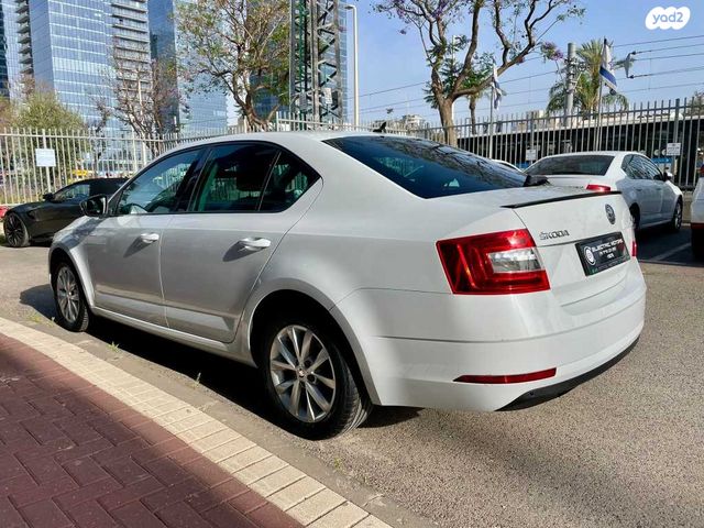 סקודה אוקטביה