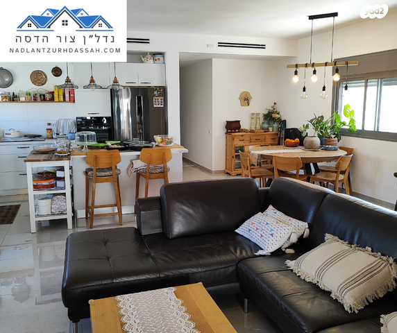 גג/ פנטהאוז, צור הדסה