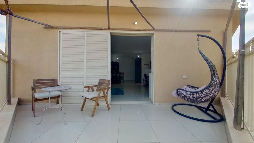 דו משפחתי, נריה, טלמון