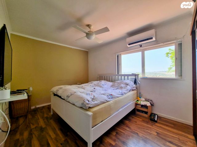 דו משפחתי, ארבל, אלפי מנשה