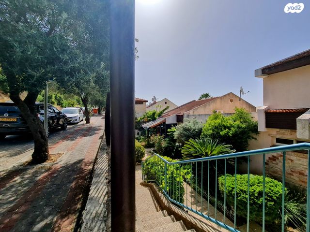 דו משפחתי, ארבל, אלפי מנשה