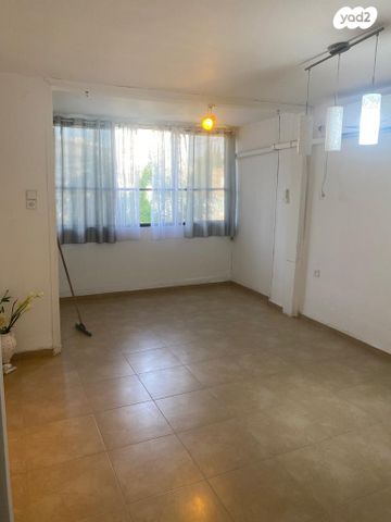 דרך השלום 24