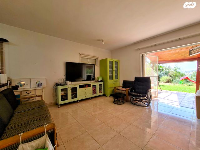 דו משפחתי, ארבל, אלפי מנשה