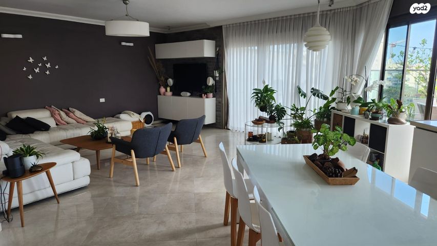 גג/ פנטהאוז, האלוף אהרון יריב, קרית אילון, חולון