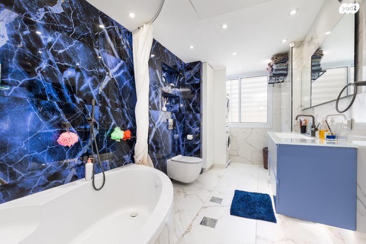 דירת גן, הרב יצחק כדורי, חומת שמואל, הר חומה, ירושלים