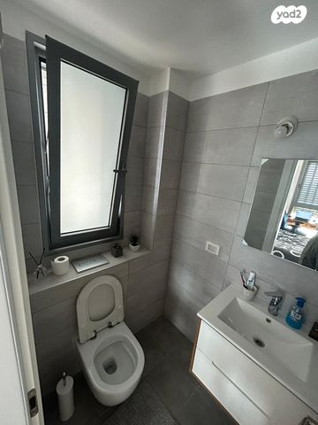 דירה, אבן עזרא, הרצליה