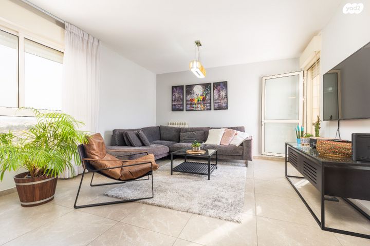 דירת גן, הרב יצחק כדורי, חומת שמואל, הר חומה, ירושלים