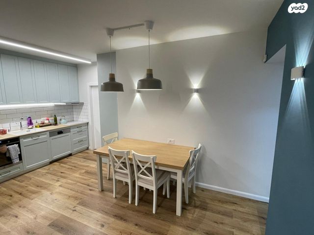 דירה, הצופים, נעורים, ראשון לציון