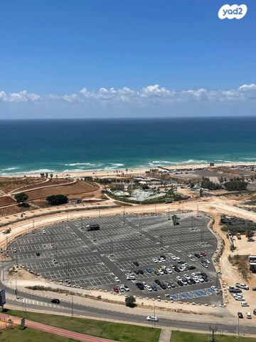 דירה, יוחנן הסנדלר, בת ים