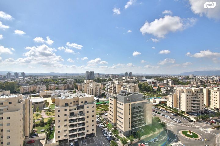 דירה, עפרה חזה, משכנות האומנים, קרית מוצקין