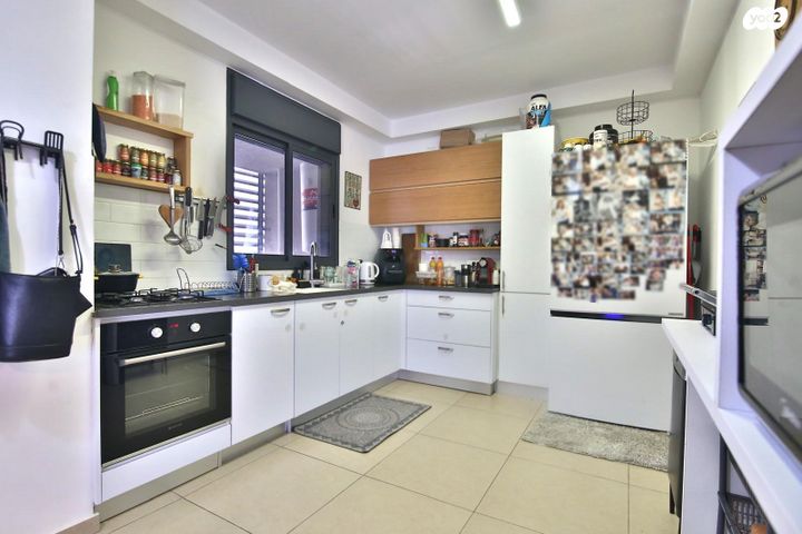 דירה, עפרה חזה, משכנות האומנים, קרית מוצקין