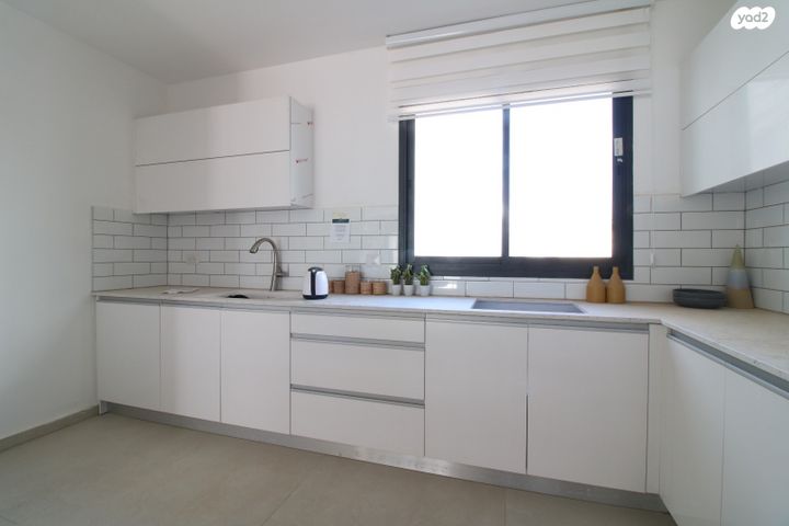 דירה, עמק חפר, מודיעין מכבים רעות