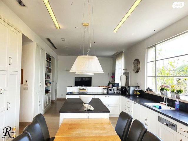 בית פרטי/ קוטג', סביון