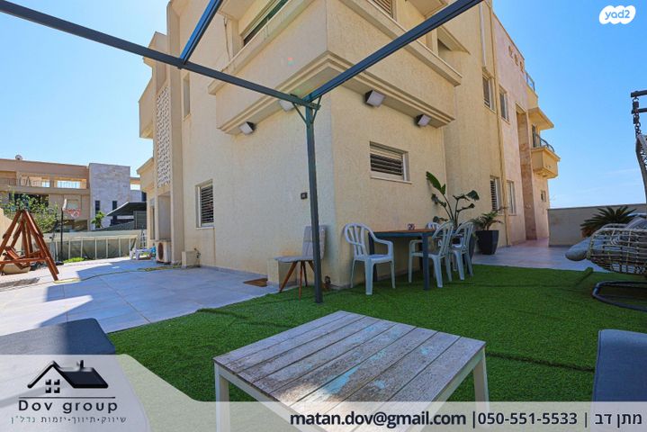 דו משפחתי, אקסודוס, גלי הים, נתניה