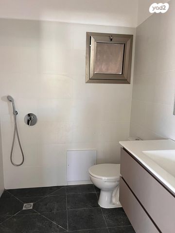 גג/ פנטהאוז, שרעבי יעקב סעדיה 1, נווה מרמורק, רחובות