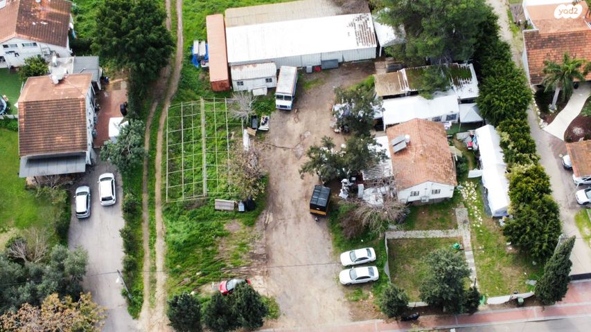 משק חקלאי/ נחלה, האתרוג, גנות