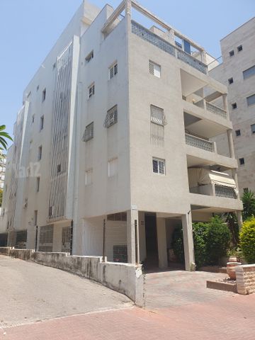 דופלקס, שעריים, רחובות