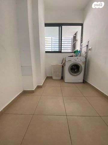 דירה, המפלס, כפר סבא